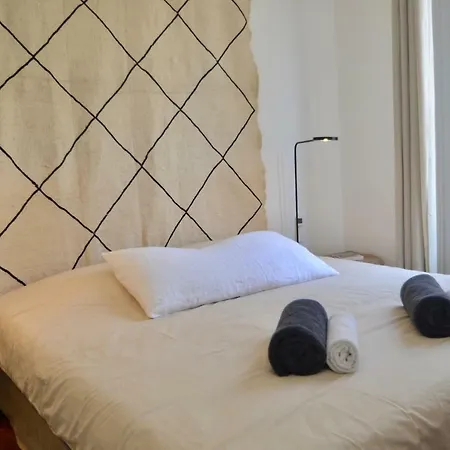 Le St Francois - Gorgeous Apt Art-deco,lift, A/c, 20 Meters Beach Apartment *