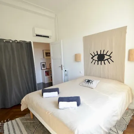 Le St Francois - Gorgeous Apt Art-deco,lift, A/c, 20 Meters Beach