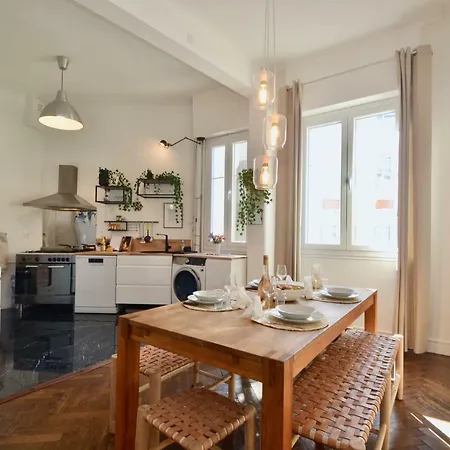 Le St Francois - Gorgeous Apt Art-deco,lift, A/c, 20 Meters Beach *