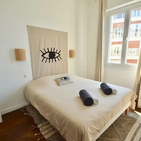 Le St Francois - Gorgeous Apt Art-deco,lift, A/c, 20 Meters Beach Apartment *