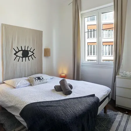Apartment Le St Francois - Gorgeous Apt Art-deco,lift, A/c, 20 Meters Beach
